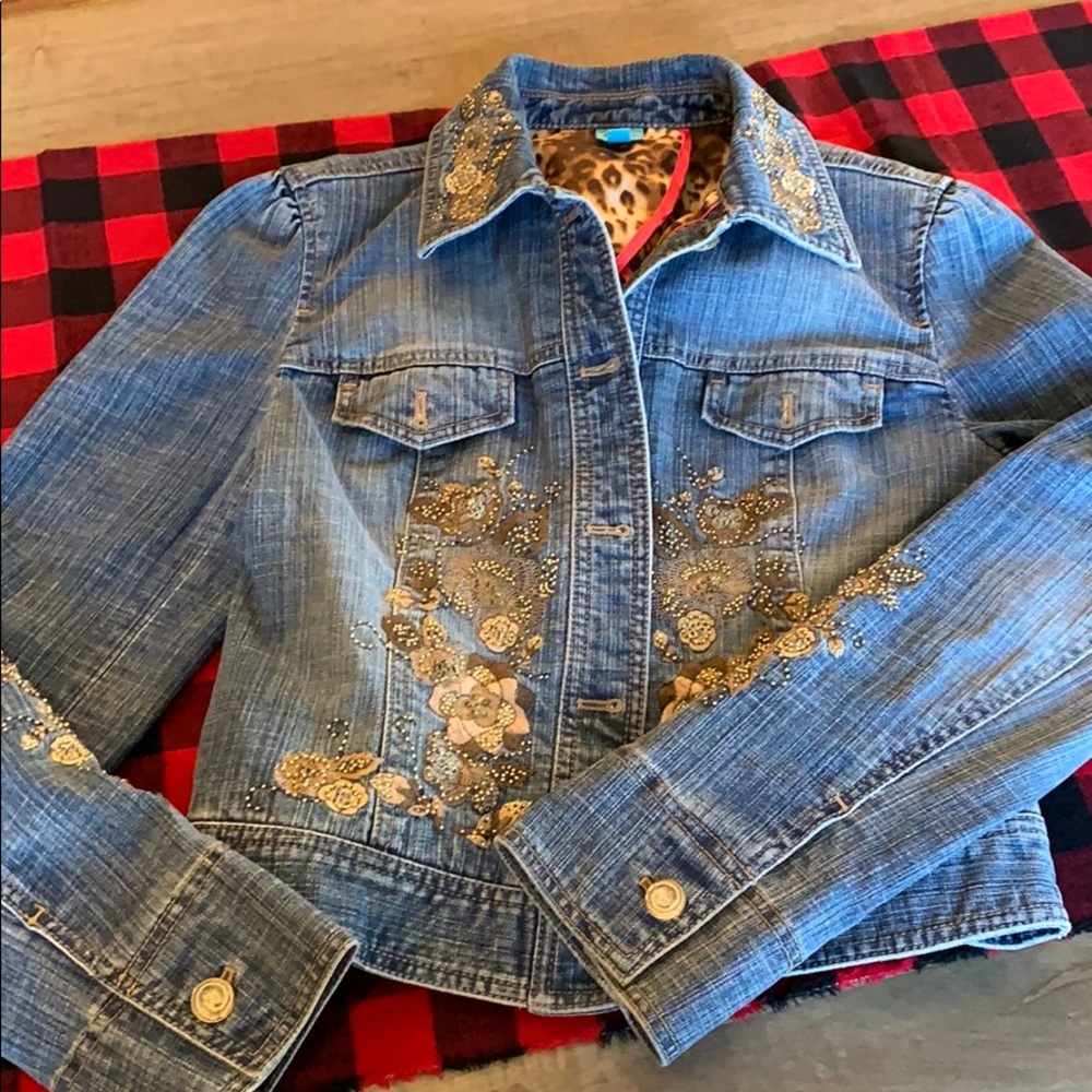 Gorgeous women’s jean jacket